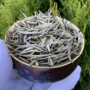 Белый чай Серебряные иглы Бай Хао Инь Чжень высшего сорта 100 г